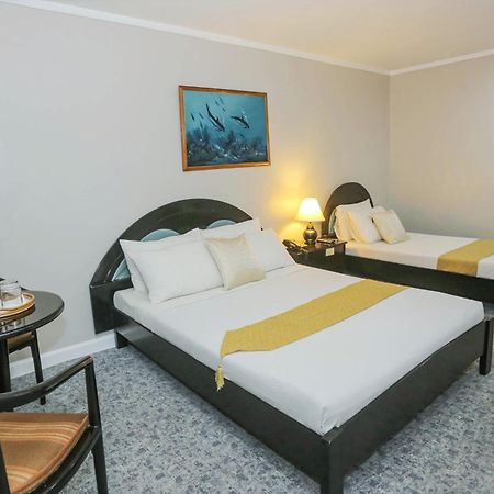 Holiday Plaza Hotel - Cebu ภายนอก รูปภาพ