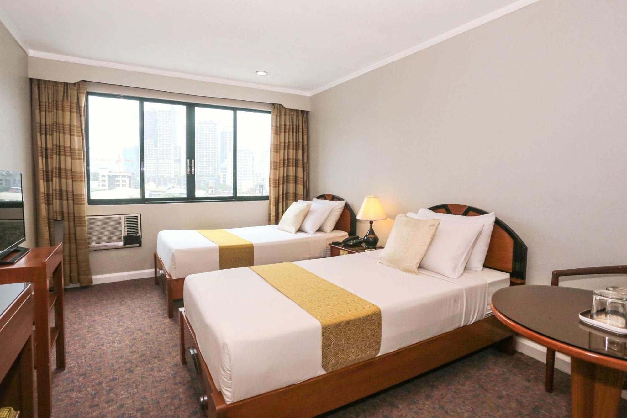 Holiday Plaza Hotel - Cebu ภายนอก รูปภาพ